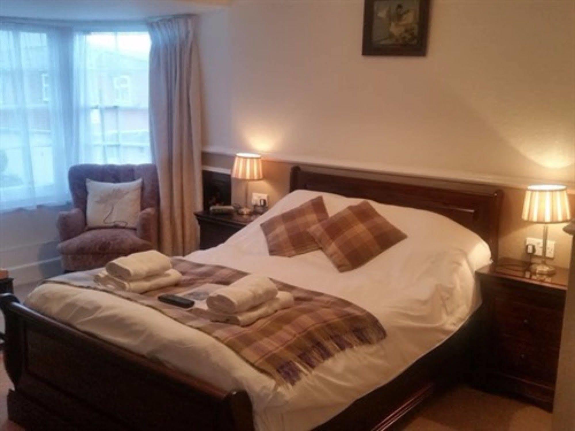 Kersbrook Guest Accommodation Lyme Regis Buitenkant foto